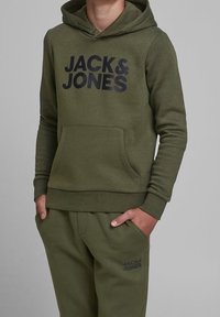 Jack & Jones Junior JJECORP LOGO HOOD - Jersey con capucha - forest night