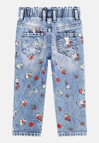 Pantalones de mezclilla con un acabado azul, que presentan bordados florales, lentejuelas dispersas y una cintura elástica. Dos bolsillos traseros con el logotipo de la marca.