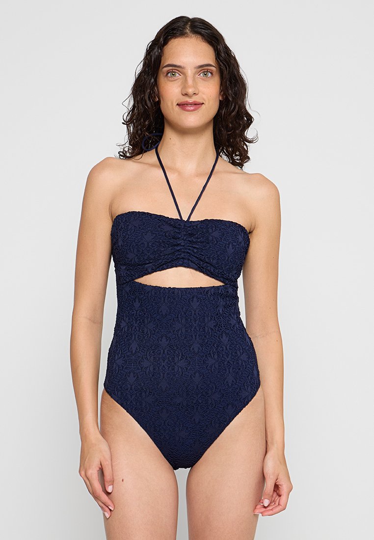 Traje de baño