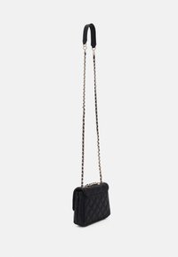 Guess Skuldertasker - black