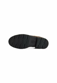 Bruine leren laarzenzool, met een diep profiel, gestructureerd zwart rubber en een gevoerd ontwerp voor grip en comfort.