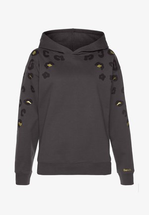 Sweat à capuche gris foncé avec des taches léopard noires et dorées sur les épaules et les manches, poignets côtelés et logo « Bench. » sur le poignet de la manche gauche.