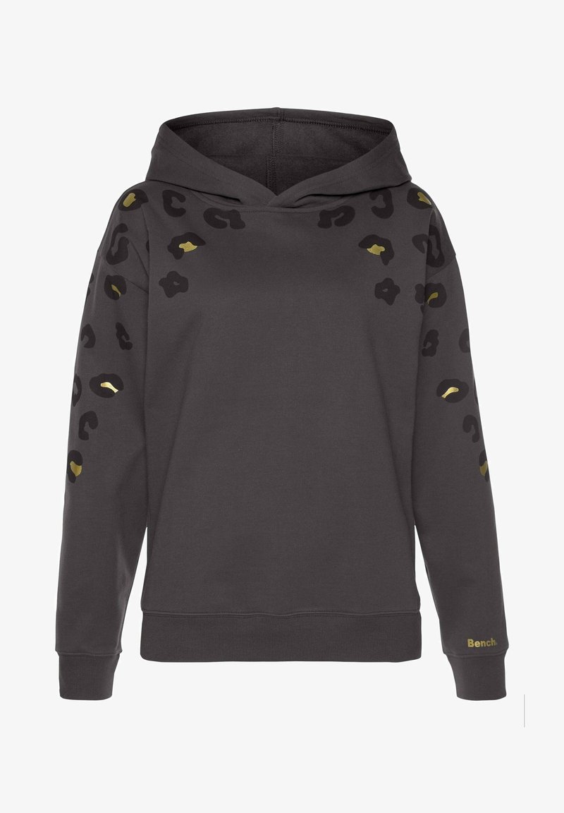 Sweat à capuche gris foncé avec des taches léopard noires et dorées sur les épaules et les manches, poignets côtelés et logo « Bench. » sur le poignet de la manche gauche.