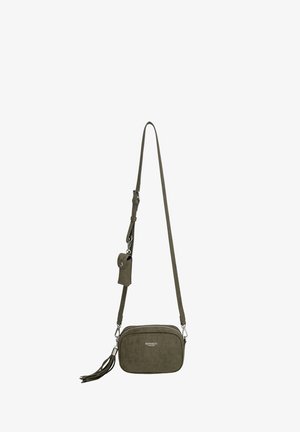 Olivgrüne Umhängetasche mit verstellbarem Riemen, kleinem angebrachtem Täschchen, Quasten-Reißverschluss und silberfarbenen Hardware-Details.