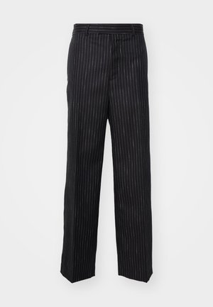 Zwarte pinstripe broeken met een getailleerde pasvorm, voorzien van een gladde textuur, een rechte pijpdesign en subtiele tonale details overal.
