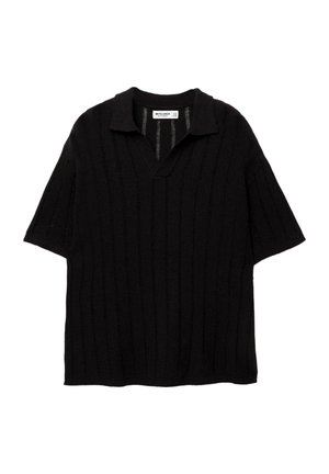 Sort kortærmet strikket polo med V-hals og teksturerede lodrette striber. Stoffet ser blødt ud og har en afslappet pasform.