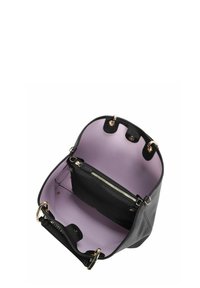 Borsa a tracolla in pelle nera con hardware dorato, esterno texture e interno rosa. Presenta un vano con zip per l'organizzazione.