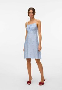 Vero Moda COURTE - Vestito casual - snow white