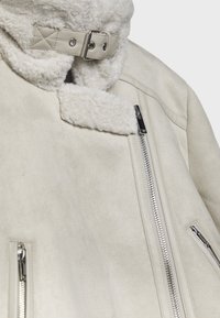 Stradivarius Bunda z umělé kůže - off-white