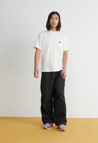 Obey Clothing DEVON GIANT PANT - Kapsáče - digital black