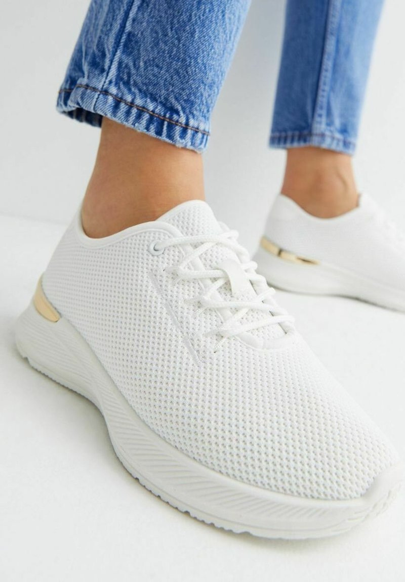 New Look KNIT METAL TRIM LACE UP Sneakers laag white/wit Zalando.nl