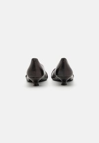 Pavement ARIAN - Classic heels - black