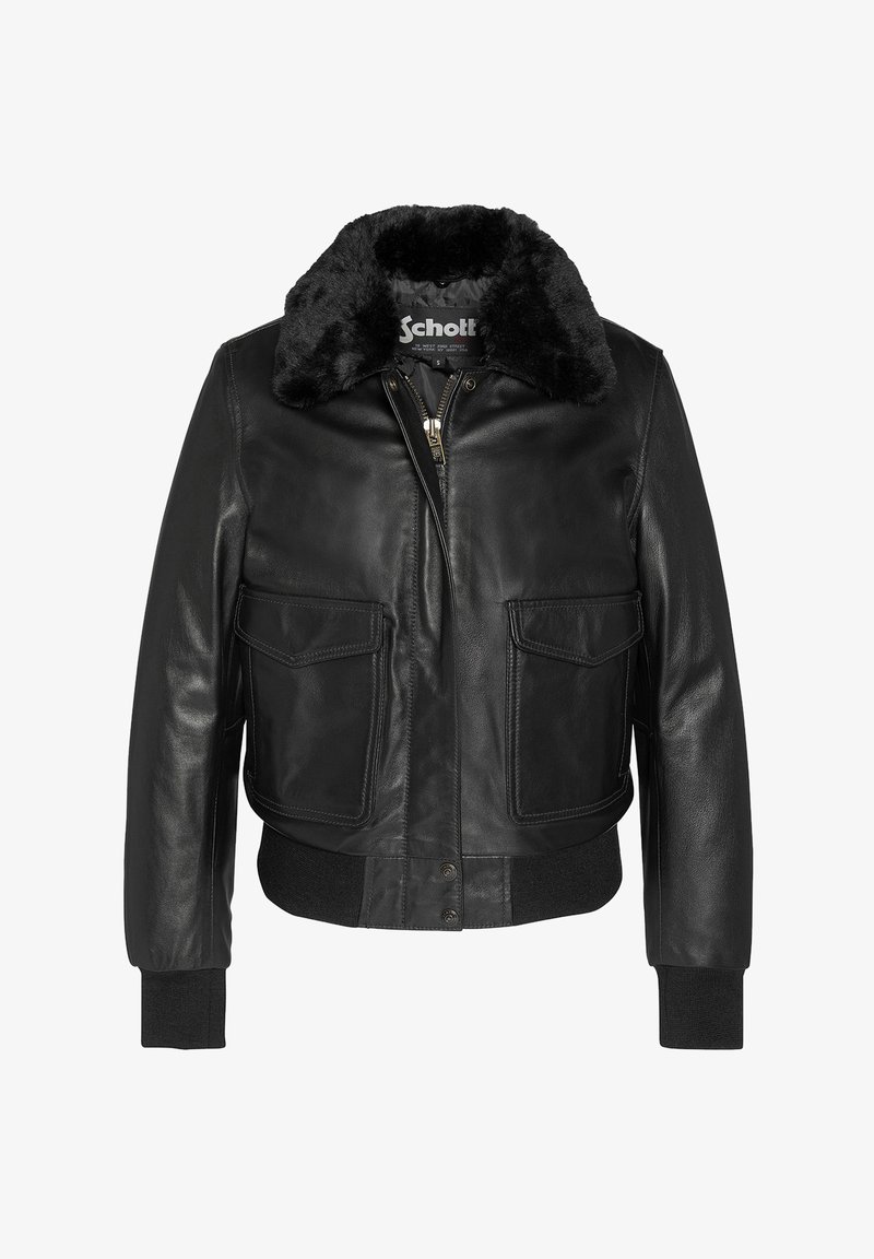 Chaqueta de cuero negra con collar de piel, cierre de cremallera, dos bolsillos frontales, puños y cinturilla acanalados. Textura suave y ajuste corto.