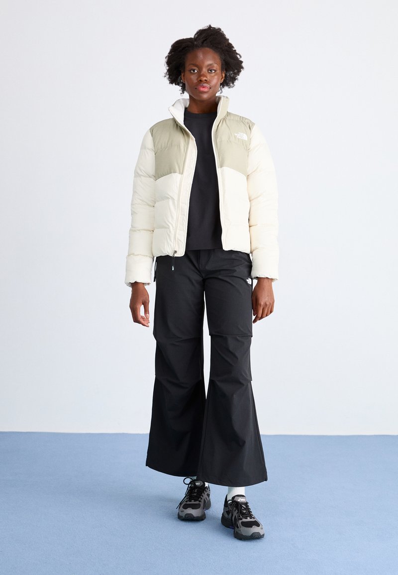 The North Face SAIKURU JACKET - Winter jacket - white dune/clay 