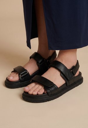 Cesare Gaspari, Plateausandaler - black