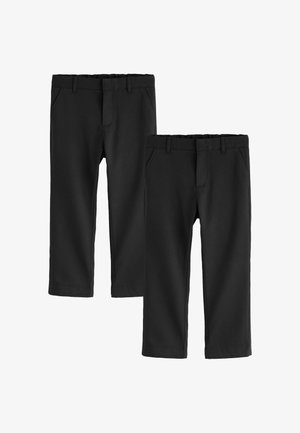 Dos pares de pantalones negros de corte recto, con trabillas para cinturón y bolsillos delanteros, mostrados extendidos sobre un fondo blanco.