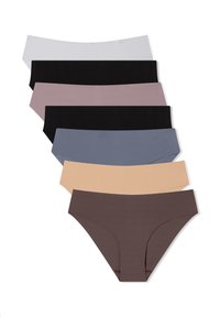 Sei paia di mutandine da donna esposte. Colori: grigio chiaro, nero, rosa cipria, blu navy, beige, marrone. Tessuto liscio e elastico.