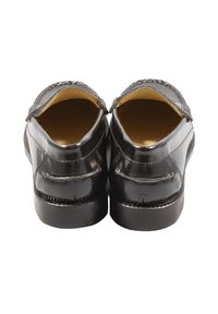 Scarpe nere in pelle lucida con finitura liscia, forma arrotondata e cuciture decorative. Caratterizzate da un design slip-on e suole robuste.