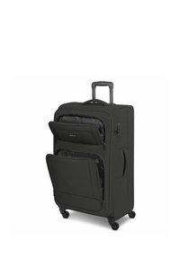 Maleta de carcasa blanda negra con cuatro ruedas, asa telescópica, asas lateral y superior, y dos compartimentos frontales con cremallera abiertos.