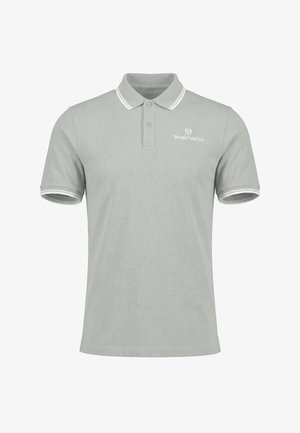 Lichtgrijs poloshirt met korte mouwen, witte gestreepte kraag en manchetten, een knopenlijst met twee knopen en het Sergio Tacchini-logo op de linkerborst.