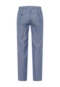 Pantalons en lin bleu clair à coupe décontractée, dotés de deux poches arrière avec boutons et d'une texture lisse. Ceinture élastique pour plus de confort.