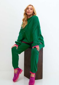 Cesare Gaspari OVERSIZED JOGGER  - Svetr - green