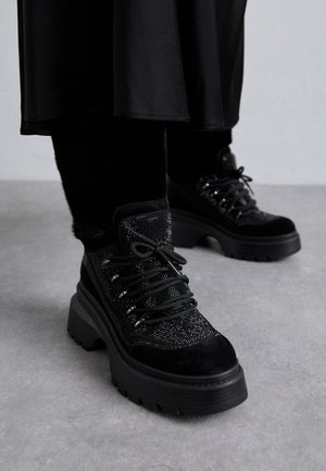 MICHAEL Michael Kors SHILOH BOOT - Lace-up boots - black