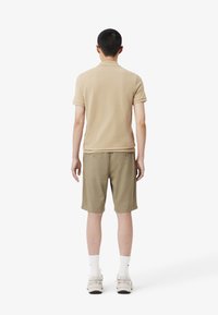 Lacoste BERMUDA  - Shorts - beige cb