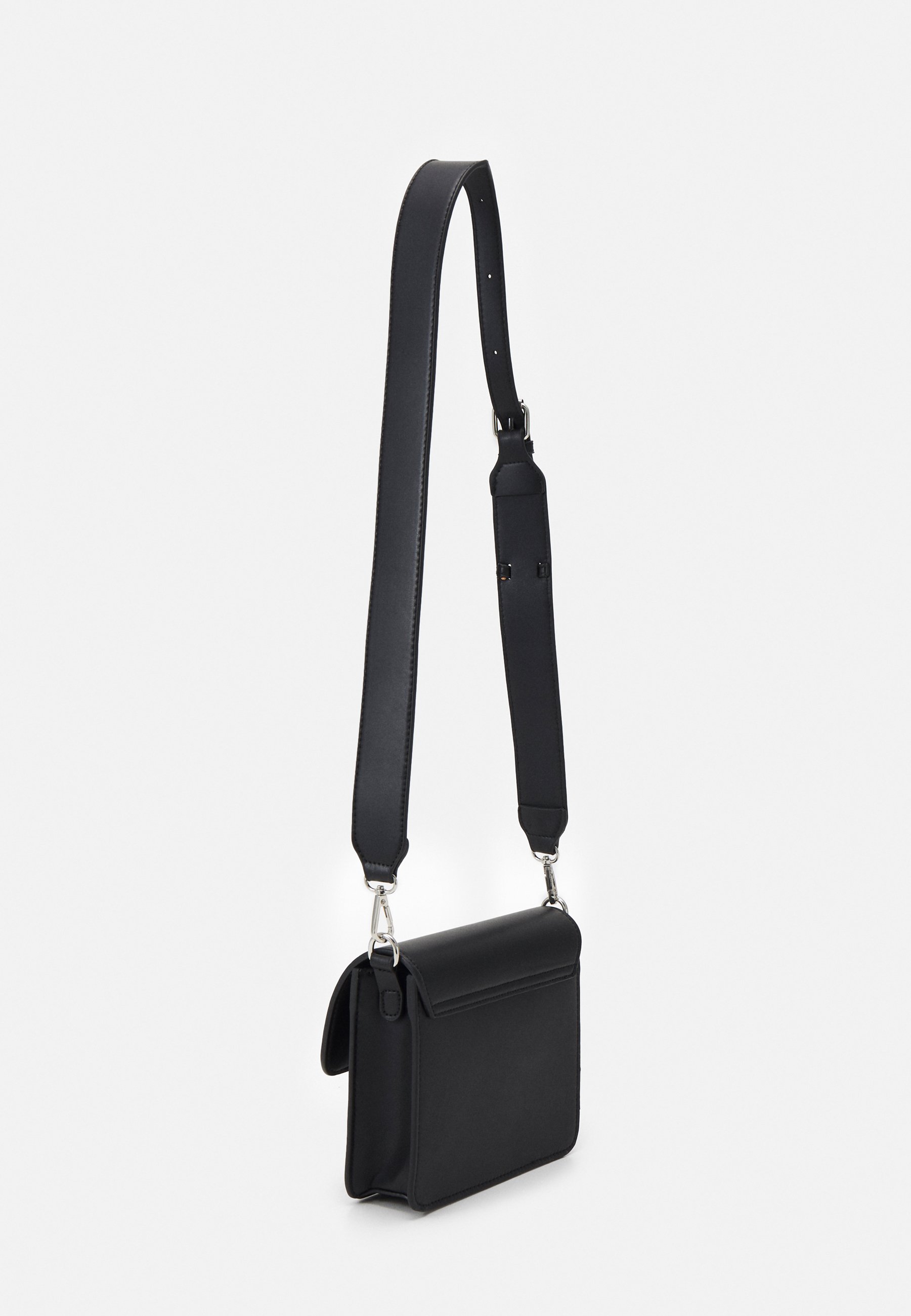 Women CAYMAN POCKET RESPONSIBLE - Across body bag Women CAYMAN POCKET RESPONSIBLE - Across body bag