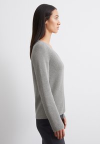 Marc O'Polo LONGSLEEVE V NECK - Strickpullover - mid stone melange