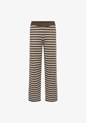 Hnědé a bílé pruhované kalhoty s širokými nohavicemi, vyrobené z měkké, texturované látky, s vysokým elastickým pasem a volným střihem.
