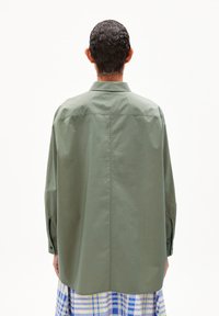 ARMEDANGELS EALGAA - Button-down blouse - grey green