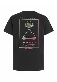 Schwarzes Baumwoll-T-Shirt mit einem geometrischen Grafikdesign in Pink und Gelb, das Berge, ein Skateboard und ein Augenmuster zeigt.