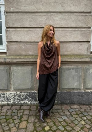 A-VIEW, KATTI ASYMETRIC TOP - Blouse - dark brown