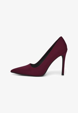 Escarpin bordeaux à talon haut avec un design à bout pointu, tige en tissu lisse et semelle extérieure noire, doté d'un talon aiguille élancé.