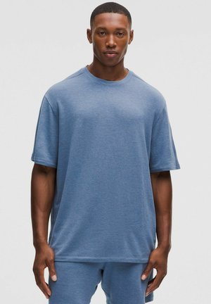 BeCalm Relaxed-Fit Short Sleeve - T-Shirt sport - Heathered Washed Denim