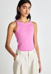 Gestuz DREW - Top - super pink