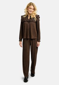 Liberté Essentiel ANNI - Stoffhose - brown mocca/braun - Zalando.at