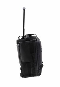 Zaino a rotelle nero realizzato in materiale resistente, con manico retrattile, tasche laterali e spallacci testurizzati. Forma compatta e rettangolare.