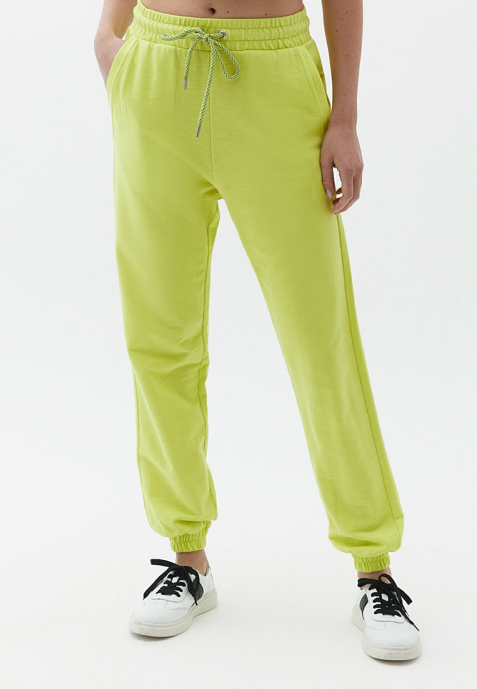 Outlet ropa deportiva con hasta 75%* de descuento | Zalando Privé ES