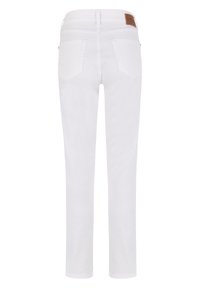 Jeans blancos con corte recto, dos bolsillos traseros y una parche de cuero marrón de la marca en la cinturilla. Textura de tela suave.