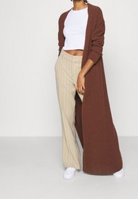 NA-KD Vest - brown