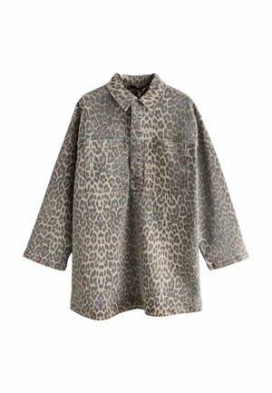 Oversized Hemd im Leopardenmuster aus beige und grauem Denim, mit Kragen, zwei vorderen Taschen und Knopfverschluss. Lange Ärmel mit Manschetten.