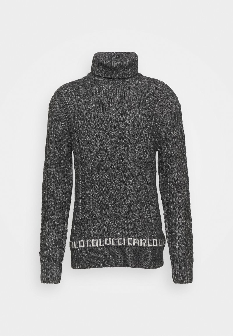 Pull en maille épaisse gris foncé avec un col roulé haut, des motifs texturés et une bande blanche contrastante à l'ourlet avec le texte "COLLECT".