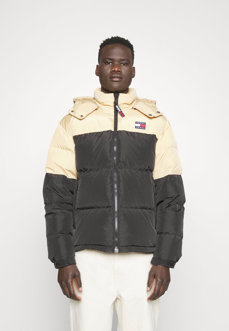 Tommy Jeans - ALASKA COLORBLOCK PUFFER - Pūkinė striukė - black, Padidinti