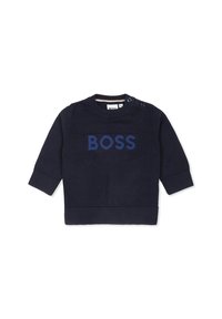 Pull bleu marine en tissu doux, avec des manches longues et un col rond. 'BOSS' est affiché en lettres bleues contrastantes.