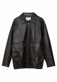 Czarna skórzana kurtka z kołnierzem, zapięciem na zamek z przodu, dwoma kieszeniami naszytymi i elastycznym dołem dla luźnego dopasowania.