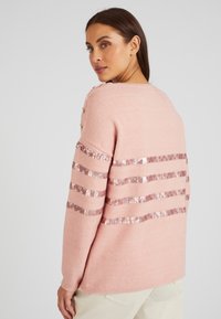 Damart RAYÉ À SEQUINS  - Pullover - rose rayé
