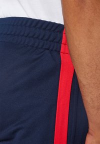 Thumbnail Image 6