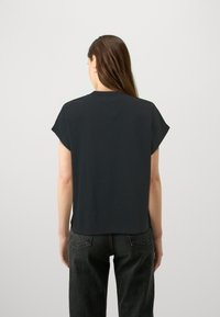 KARL LAGERFELD SIGNATURE - Základné tričko - black